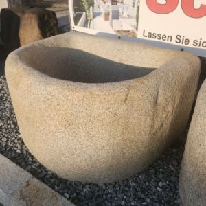 EU012 Granitbrunnen
