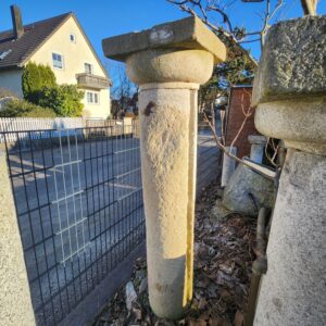 Antike Granit Säule mit Kapitell 4