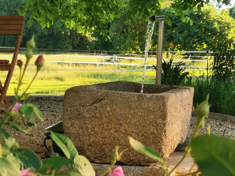 Antiker Granitbrunnen beim Kunden