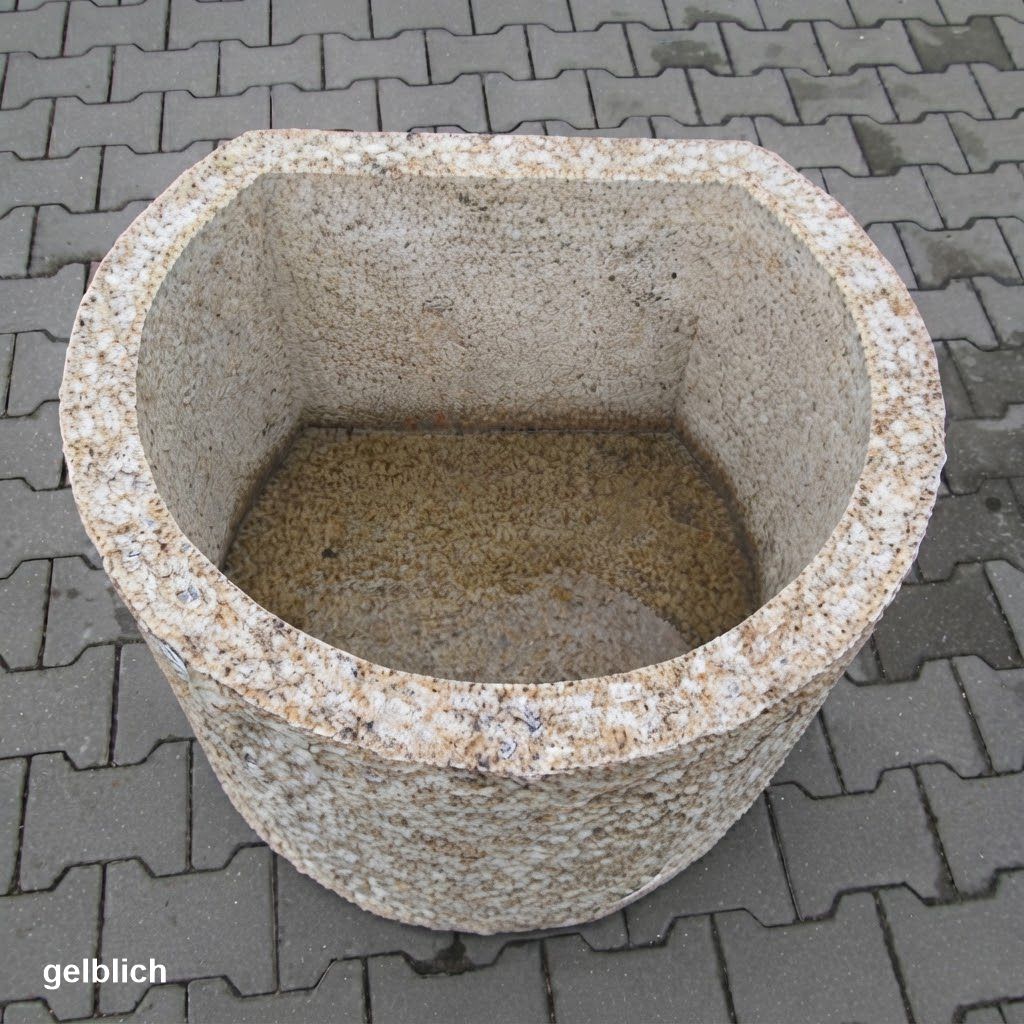 Granit Brunnen dreiviertelrund – Bild 5